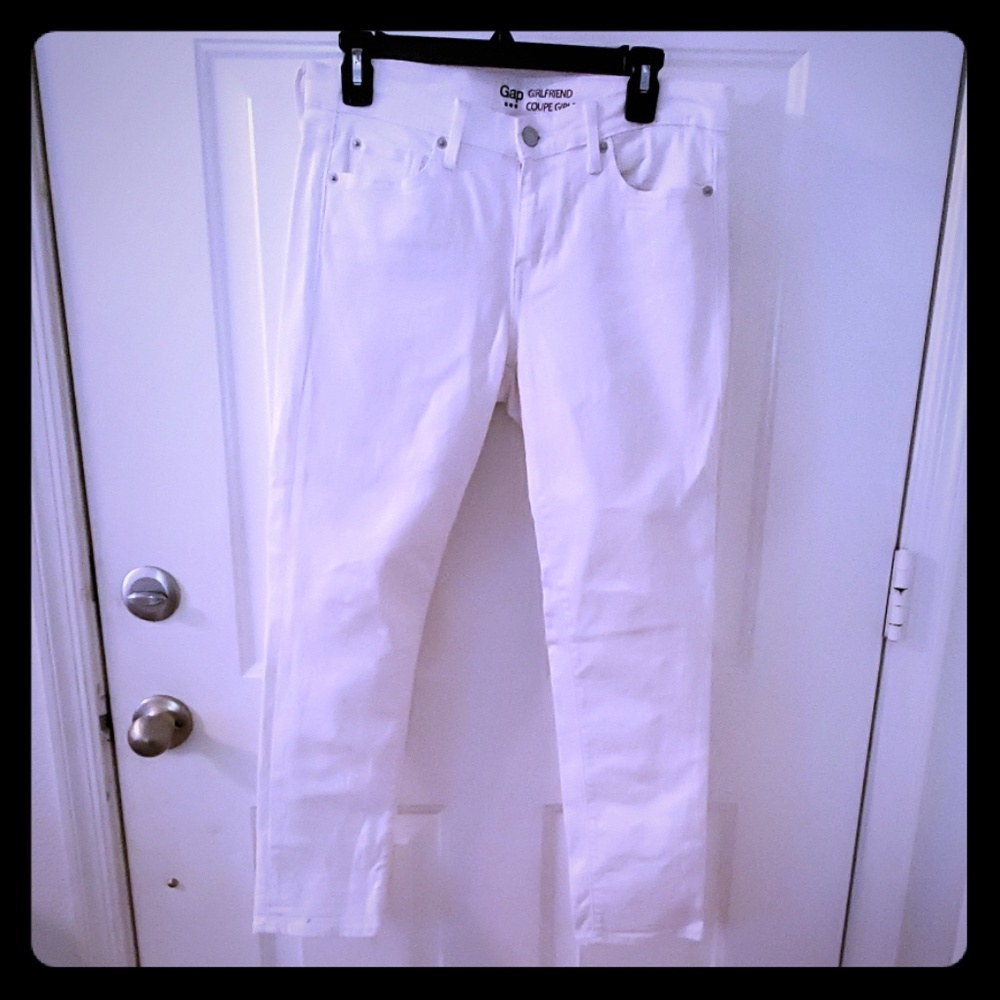 Gap girlfriend fit white jeans